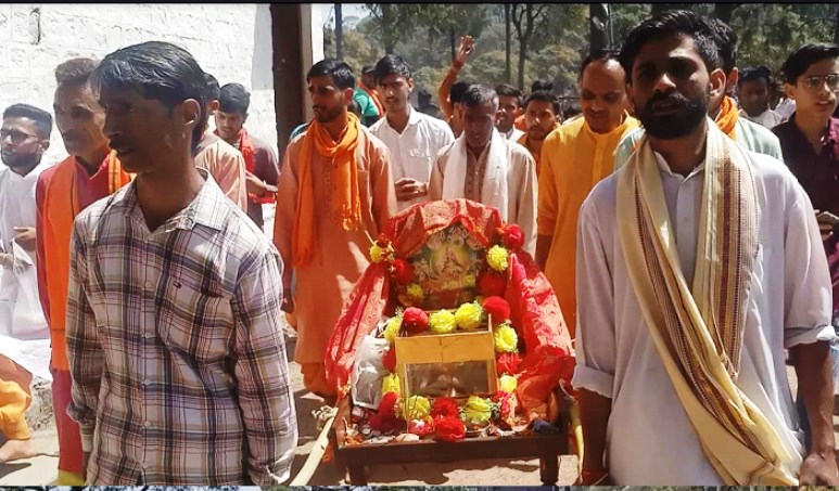 Over 30,000 devotees pay obeisance at Mata Chountra Shrine